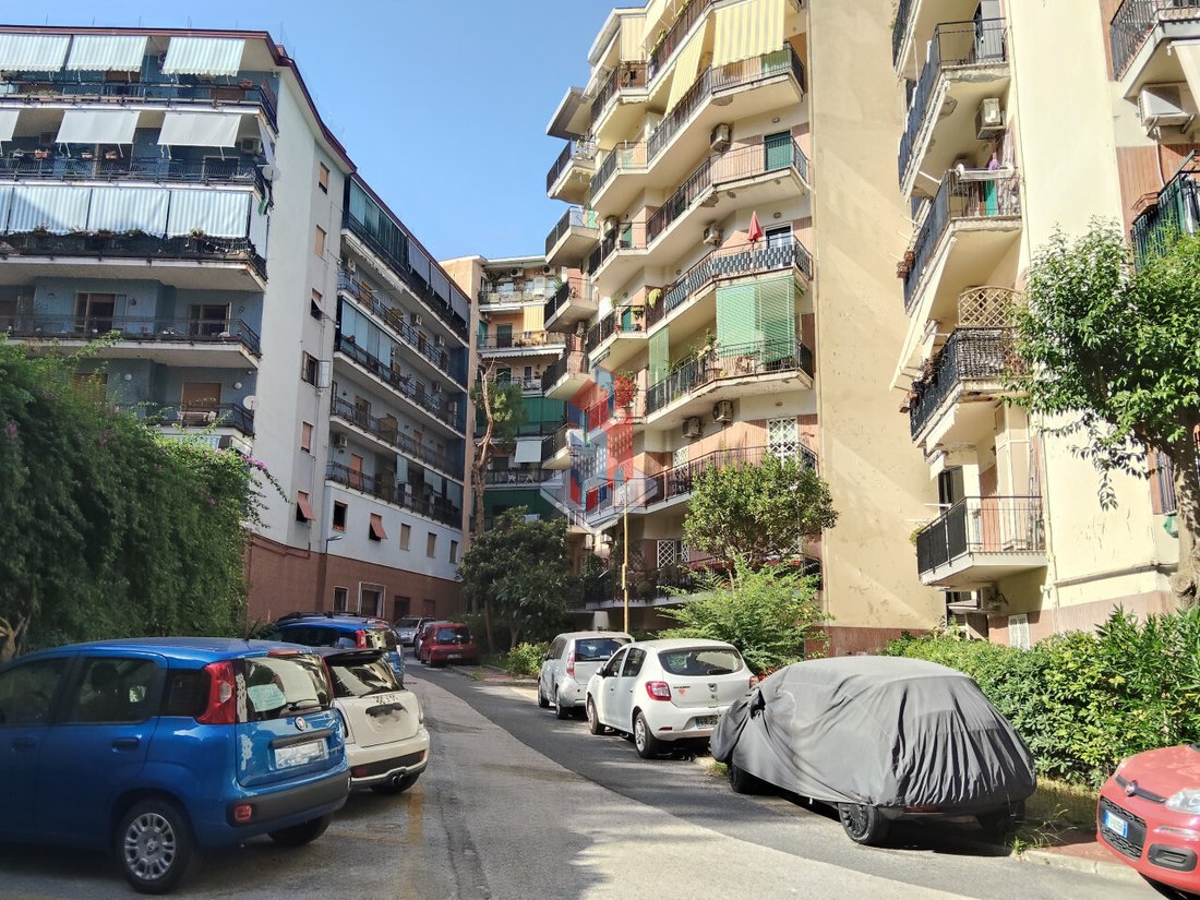 Apartment in Vomero, Naples, Campania 3 - 18441236