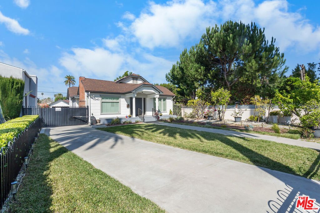 House in Los Angeles, California, United States 1 - 18439155