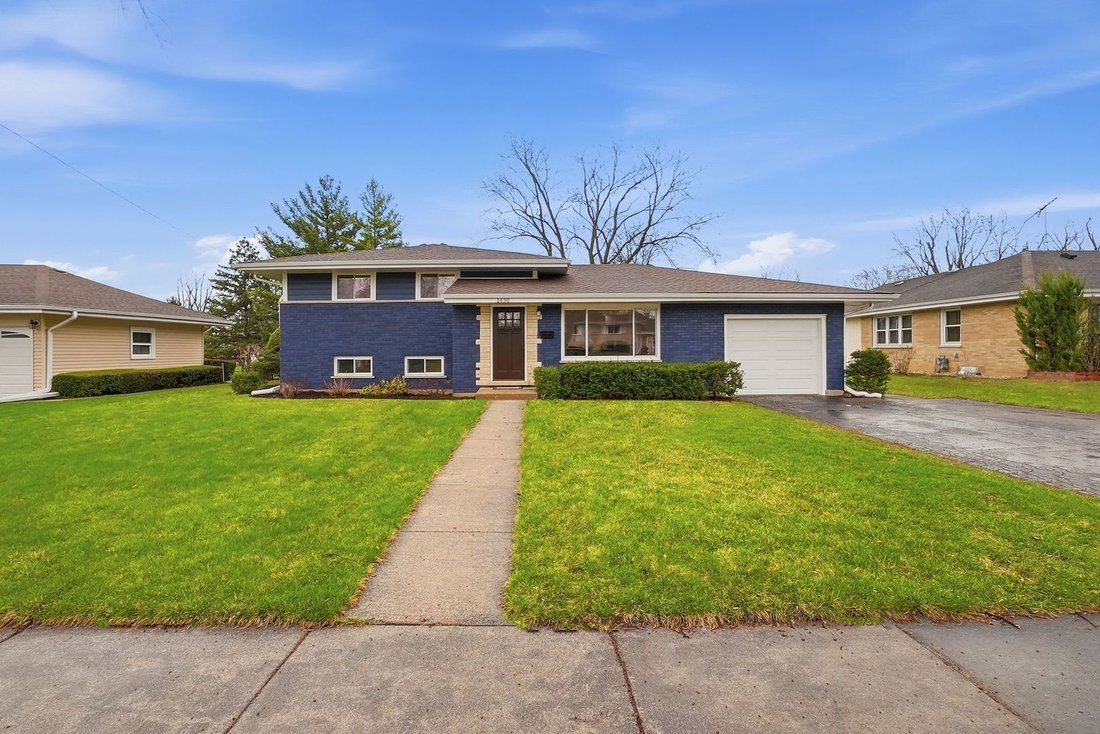 House in Mount Prospect, Illinois, United States 1 - 18437346