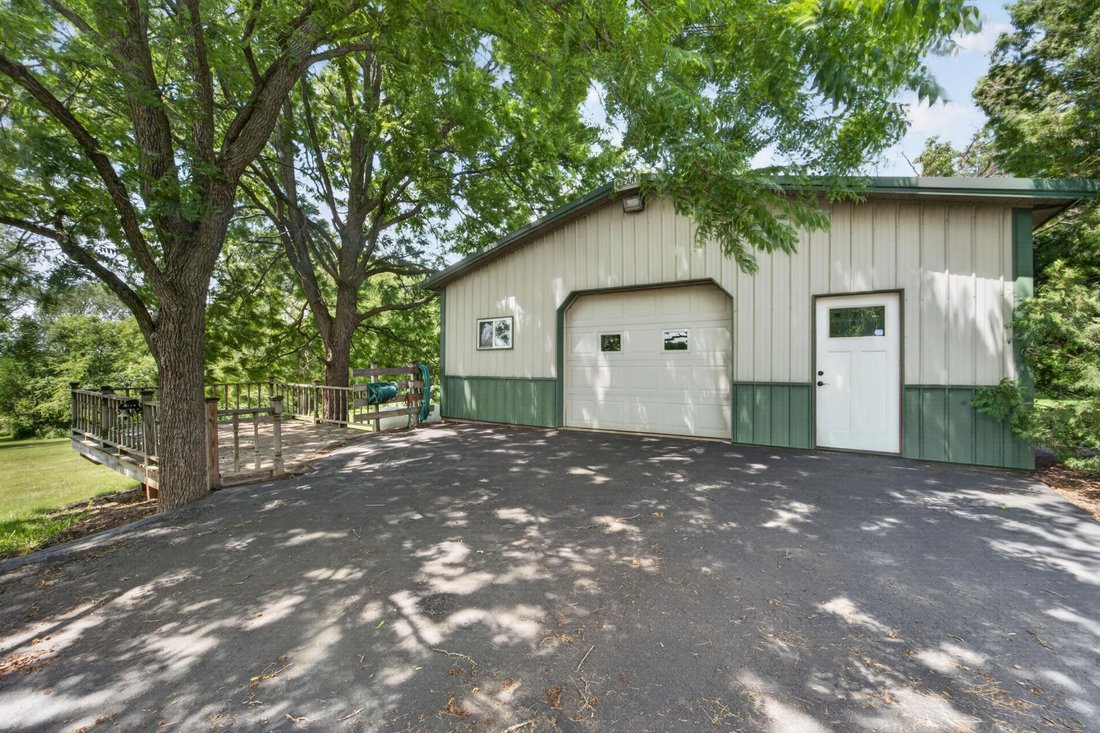 House in Montrose, Wisconsin, United States 3 - 18436198