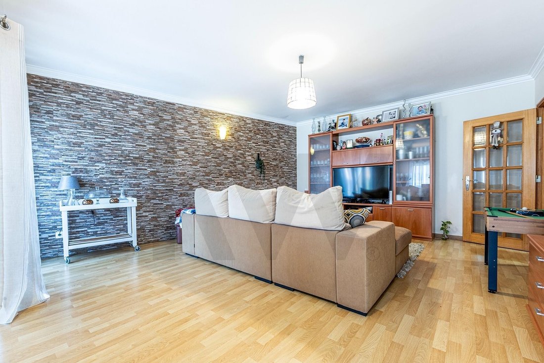 Apartment in Ramada e Canecas, Lisbon, Portugal 5 - 18442988