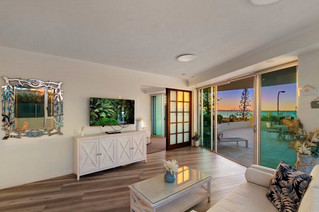 Apartment in Coolangatta, Queensland, Australia 3 - 18434786