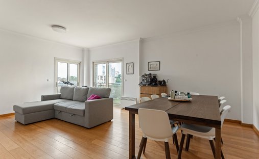 Apartment in Santa Clara, Lisbon, Portugal 1