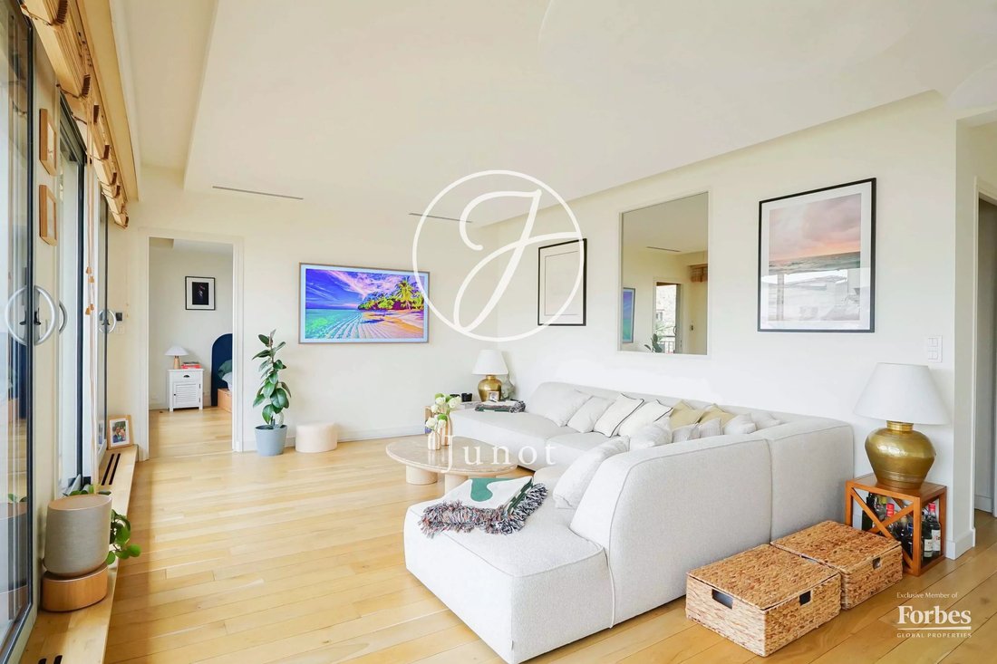 Apartment in Triangle d'Or, Paris 8e Arrondissement, Paris 5 - 18436237