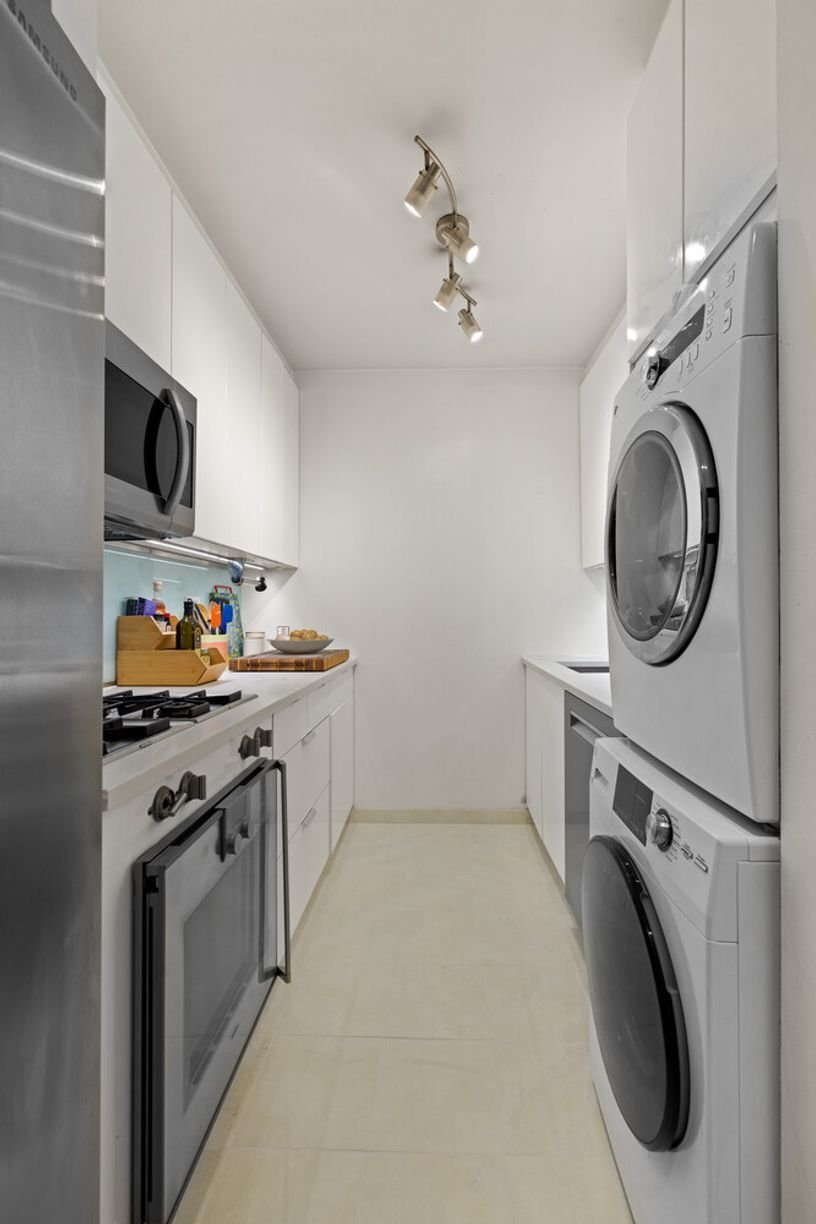 Co Op in New York, New York, United States 5 - 17959816