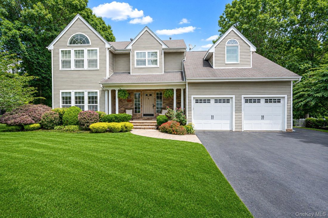 House in Centereach, New York, United States 3 - 18443059