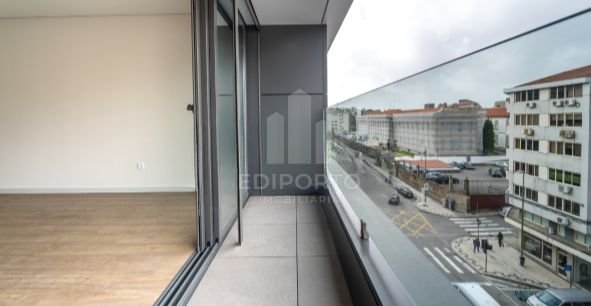 Apartment in Lordelo do Ouro e Massarelos, Porto District, Portugal 2 - 18436349