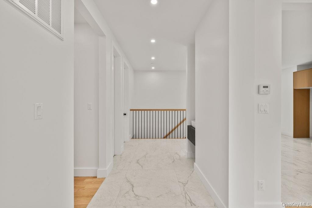 Condo in Airmont, New York, United States 4 - 18440416