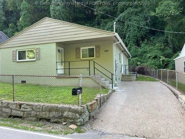 House in Charleston, West Virginia, United States 1 - 18438103