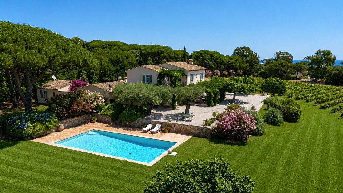 House in Zone Est Diffuse, Saint-Tropez, France 1 - 18438235