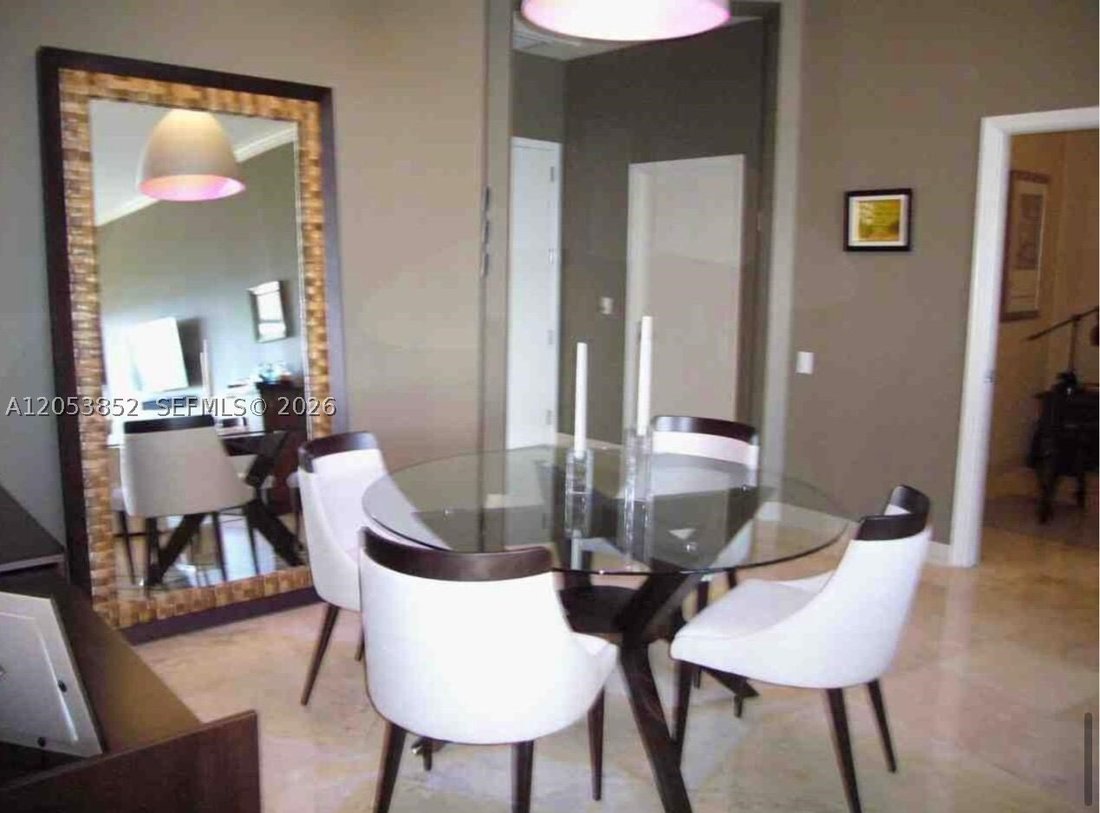 Condo in Miami, Florida, United States 3 - 18442673
