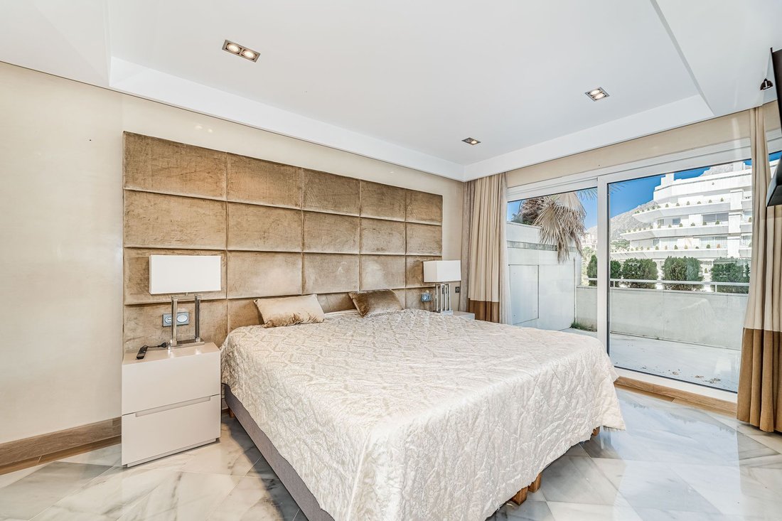 Apartment in Marbella, Andalusia, Spain 4 - 17399244