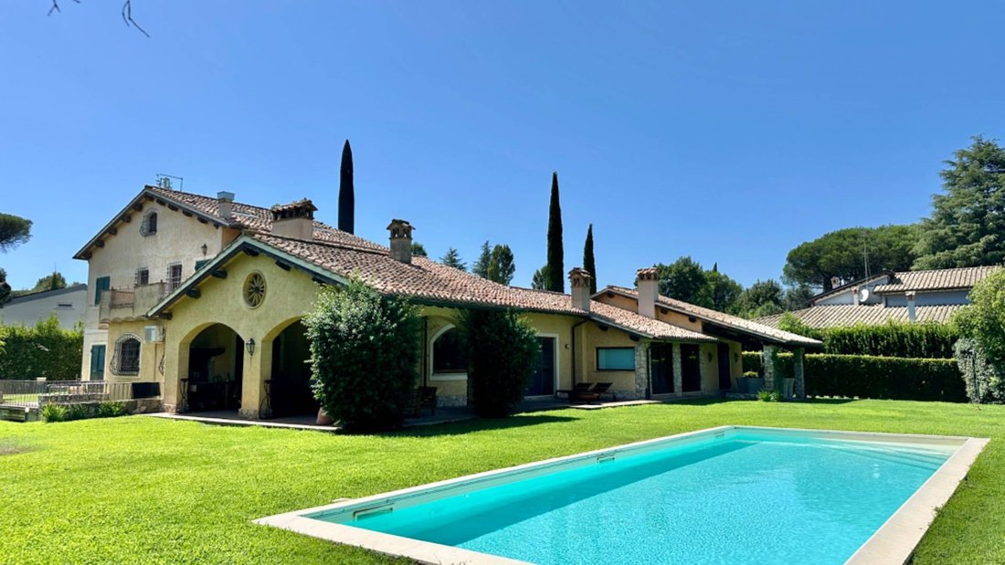 Villa in Giustiniana - La Storta - Olgiata, Rome, Lazio 1 - 18441505