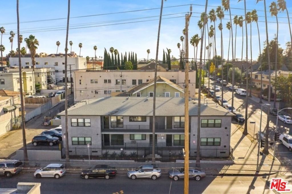 Los Angeles, California, United States 2 - 18439154