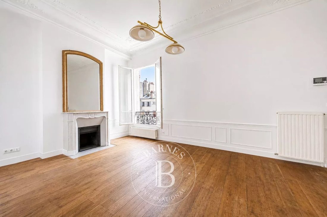Apartment in Elysées-Madeleine, Paris 8e Arrondissement, Paris 1 - 18438190