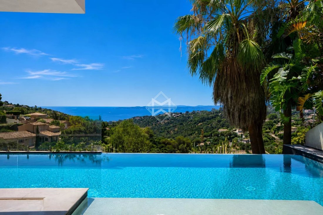 Villa in Les Issambres, Roquebrune-sur-Argens, France 1 - 18437903