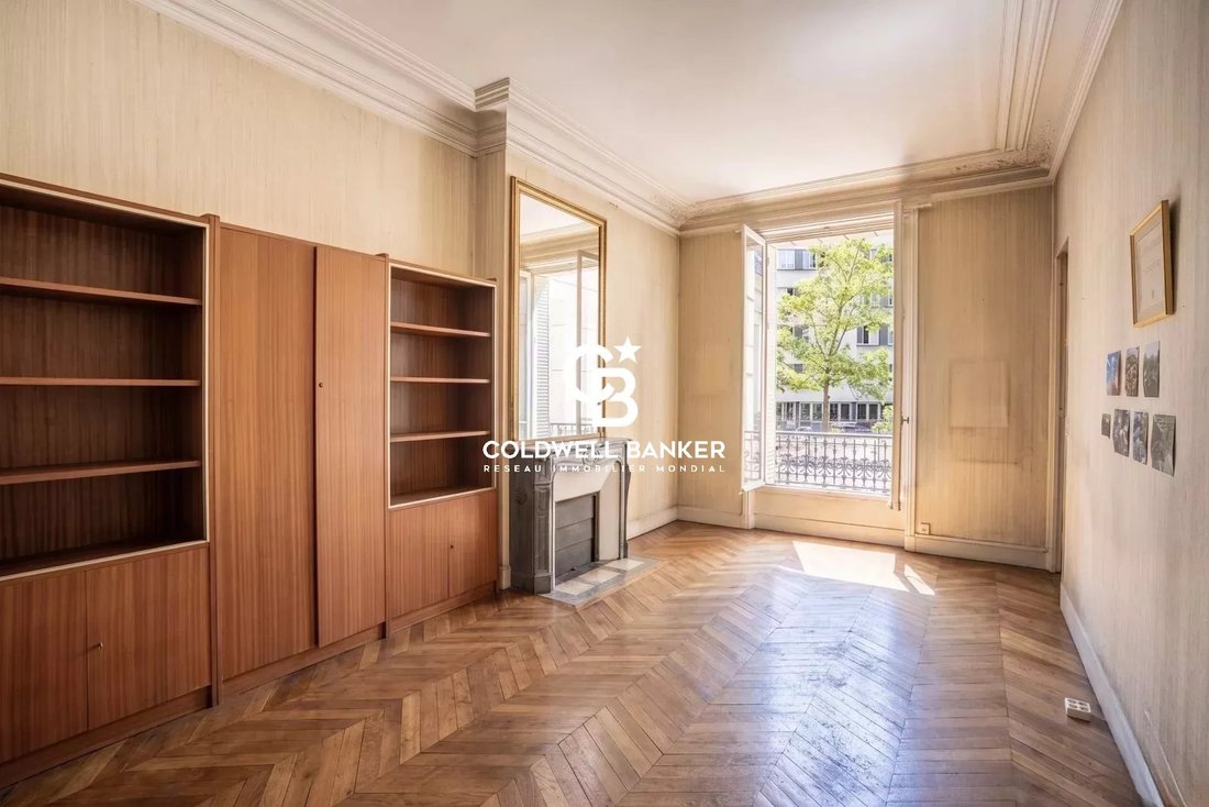 Apartment in Saint Philippe du Roule, Paris 8e Arrondissement, Paris 2 - 18438124