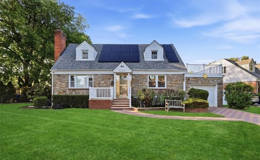 House in New Hyde Park, New York, United States 1