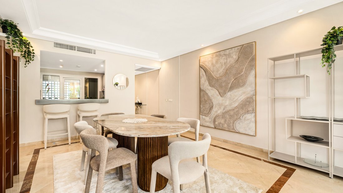 Apartment in Puerto Banus, Marbella, Spain 4 - 18439278