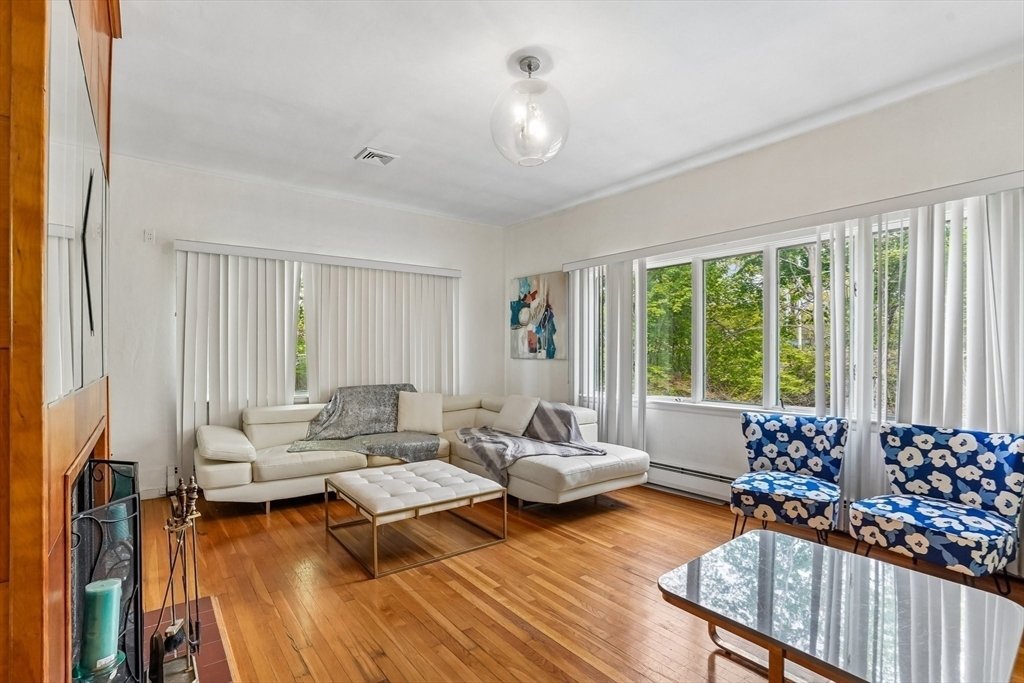House in Medford, Massachusetts, United States 2 - 17917706