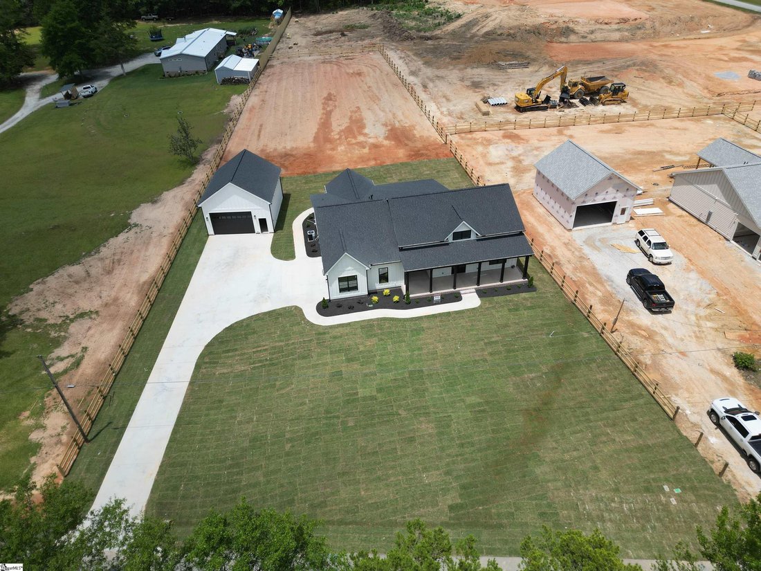 House in Gray Court, South Carolina, United States 2 - 18184722