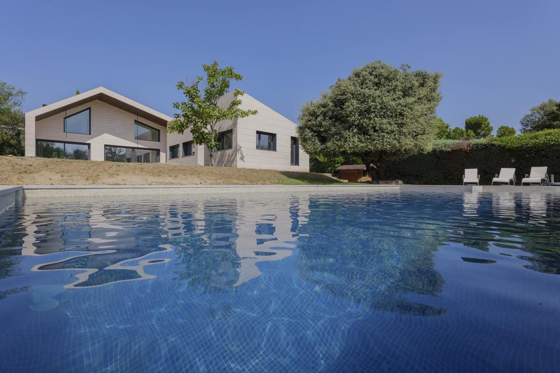Villa in Somosaguas, Pozuelo de Alarcon, Comunidad de Madrid 1 - 18437631