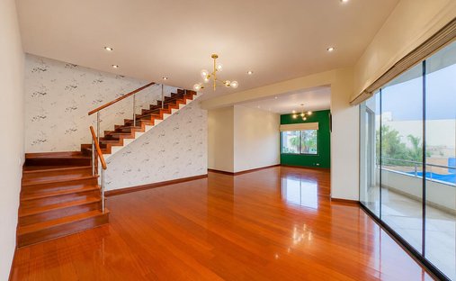 Apartment in Lima, Belarus 1