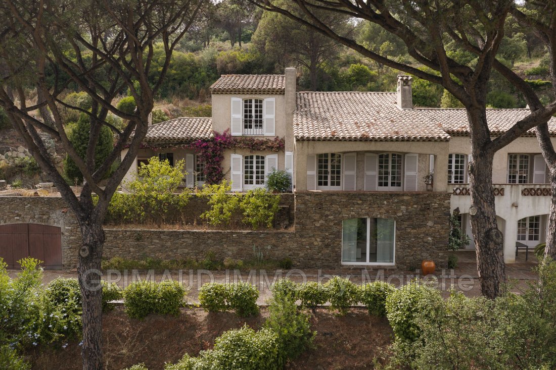 Villa in Grimaud, Provence-Alpes-Côte d'Azur, France 1 - 16027039