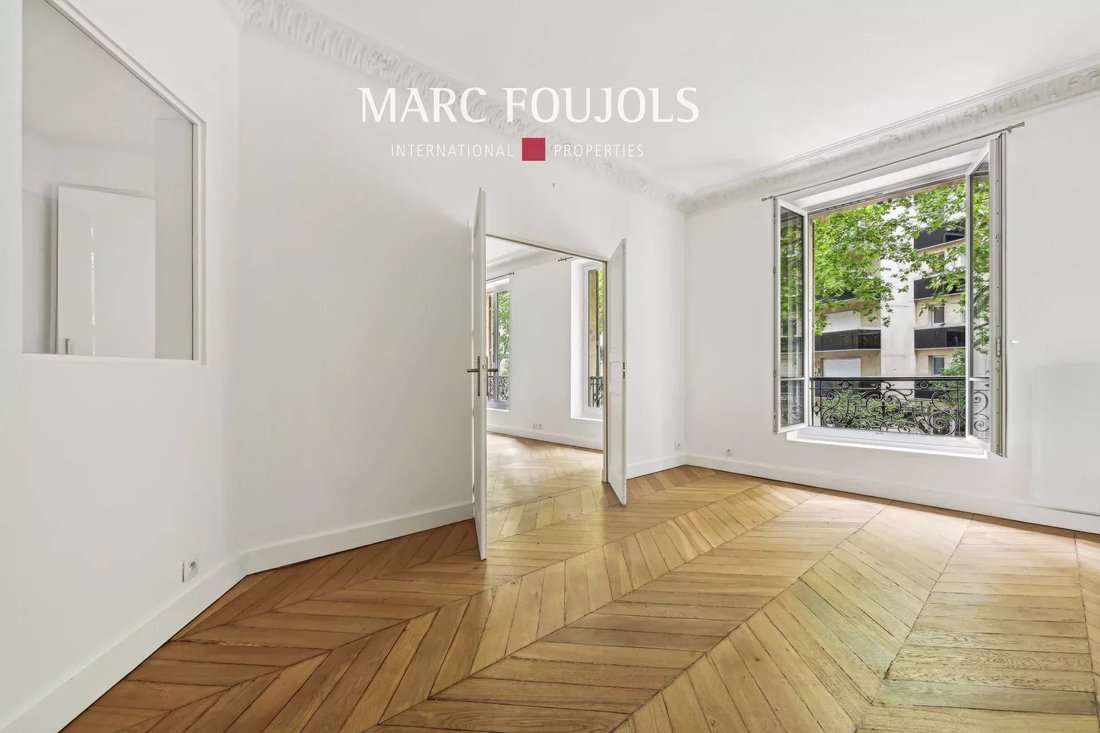 Apartment in Auteuil Nord, Paris 16e Arrondissement, Paris 4 - 18438227