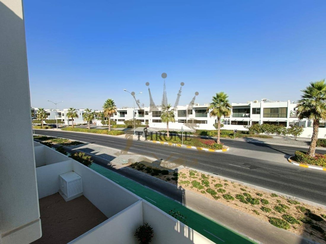 Townhouse in Damac Hills 2, Dubai, United Arab Emirates 3 - 18436665