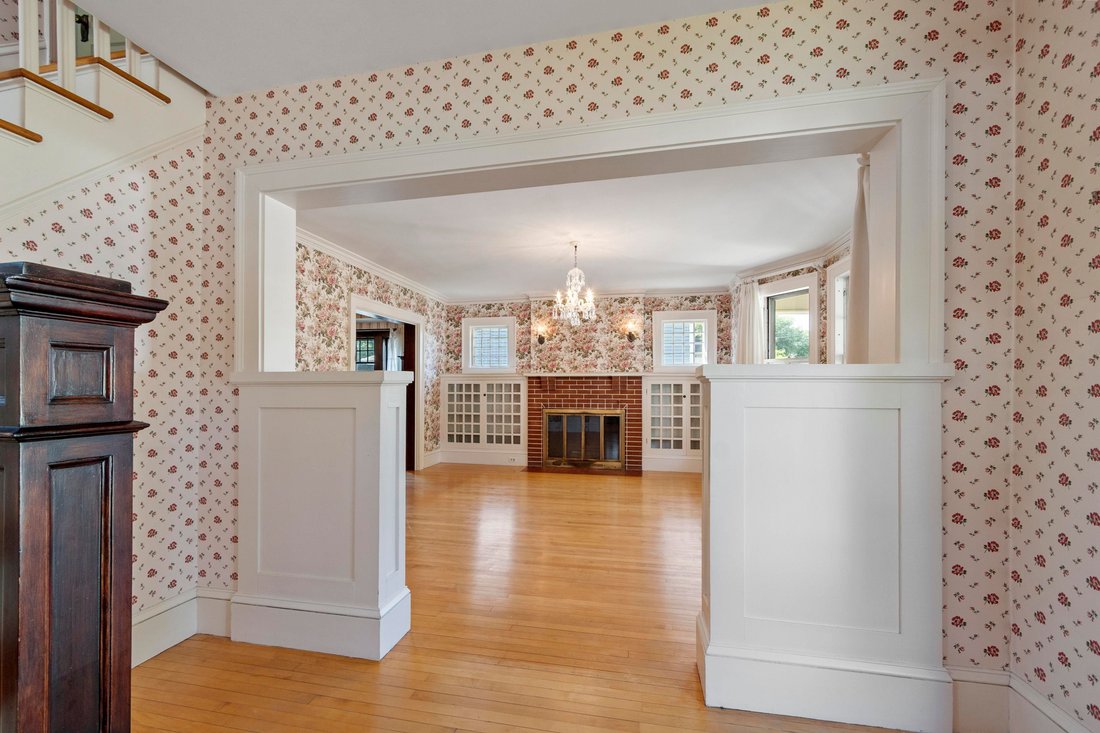 House in Manchester, New Hampshire, United States 4 - 18437859