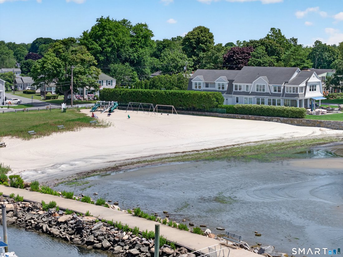 House in Old Saybrook, Connecticut, United States 4 - 18434348