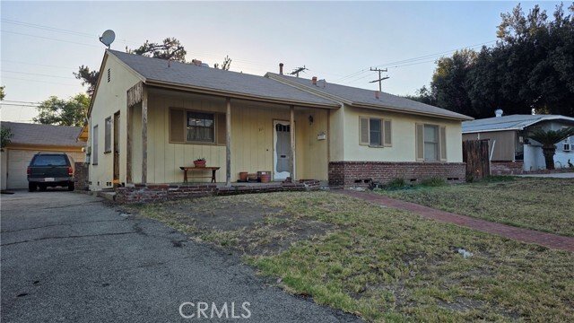 Claremont, California, United States 1 - 18437820