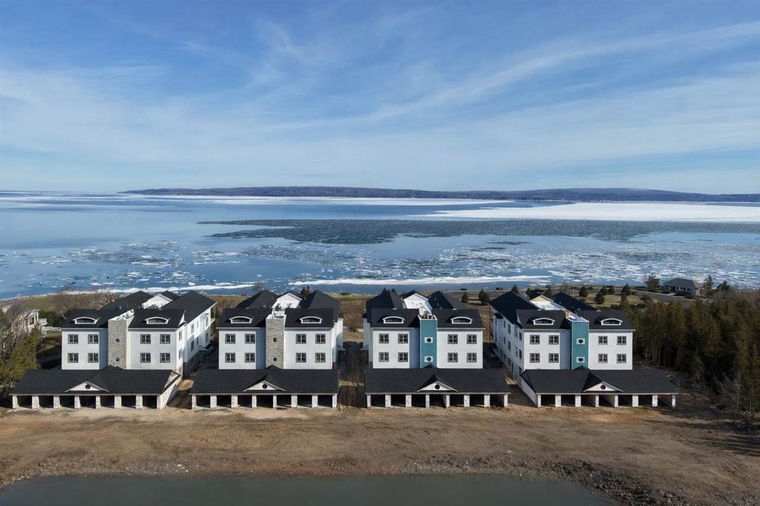 House in Petoskey, Michigan, United States 2 - 18440348