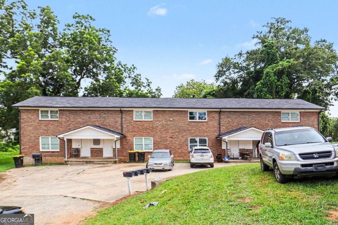 Newnan, Georgia, United States 1 - 18437478