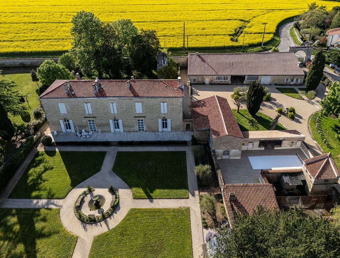 Villa in Saint Médard, Fontenay-le-Comte, France 2 - 18434842