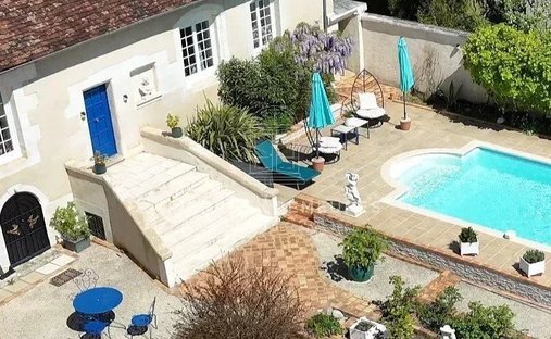 Estate in Saint-Germain-du-Puy, Centre-Val de Loire, France 1