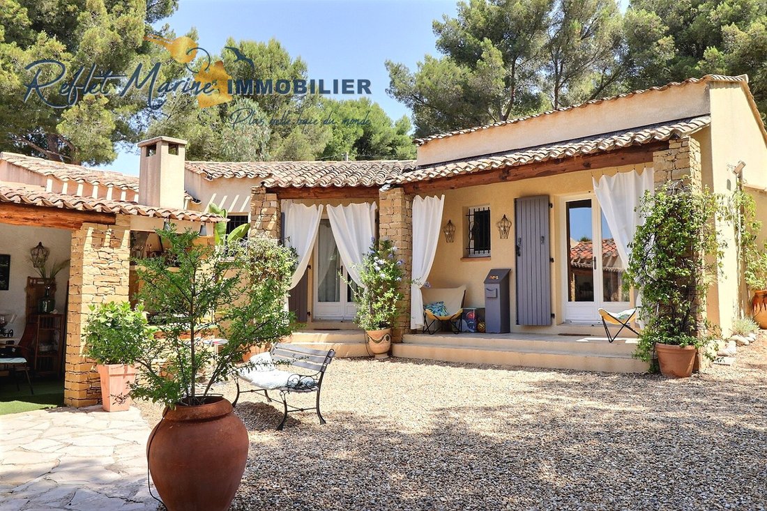 Villa in La Ciotat, Provence-Alpes-Côte d'Azur, France 2 - 18436974