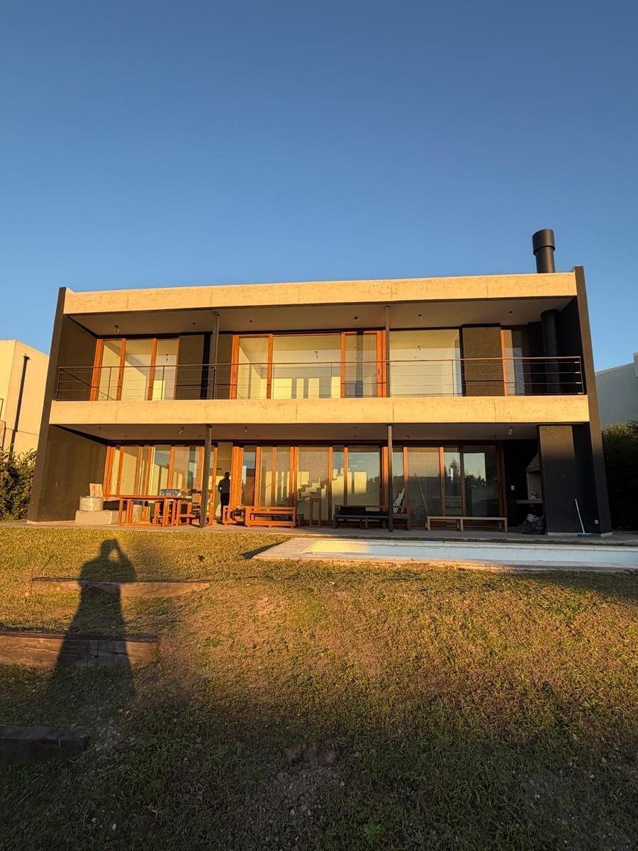 House in Tigre, Buenos Aires Province, Argentina 1 - 18435576
