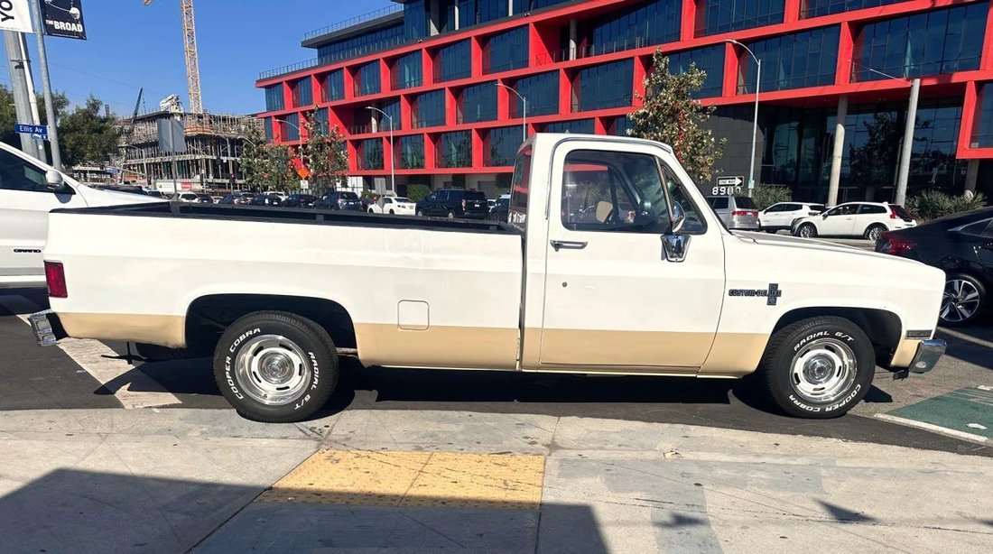 Pickup in Los Angeles, CA, United States 5 - 18434994
