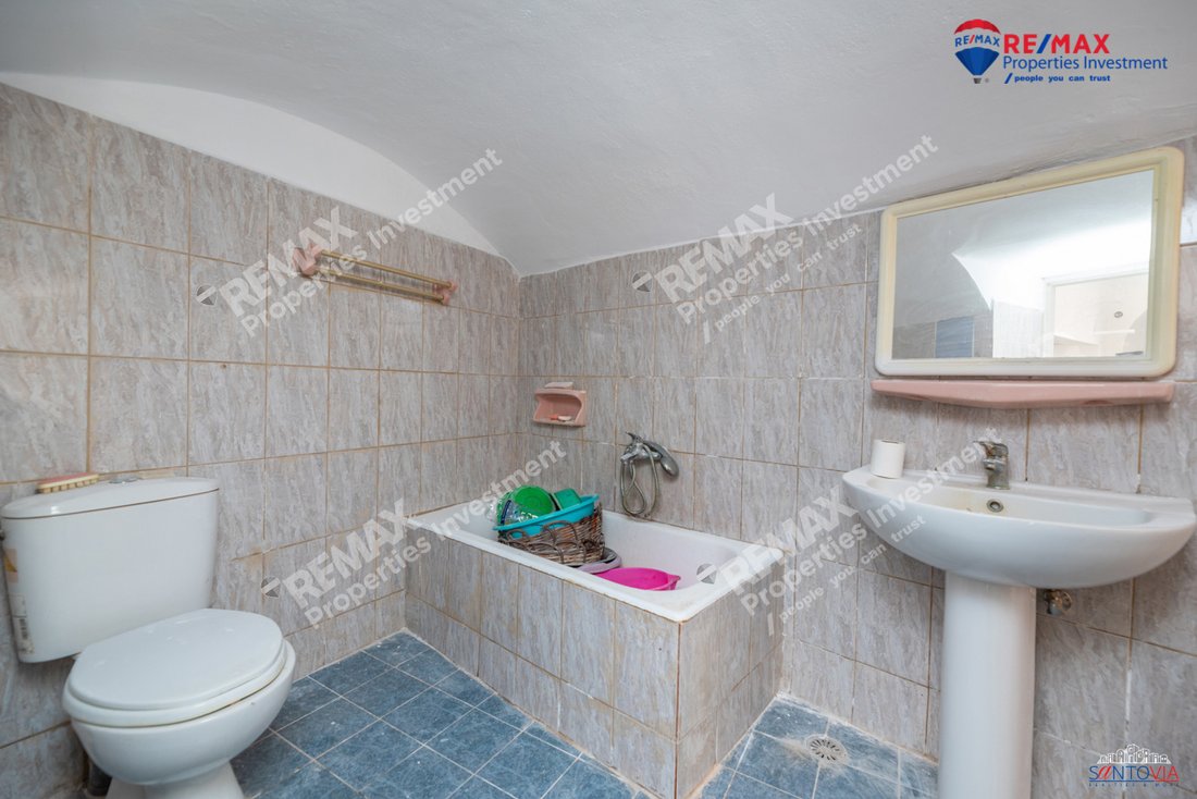 House in Thira, Aegean, Greece 4 - 18436830