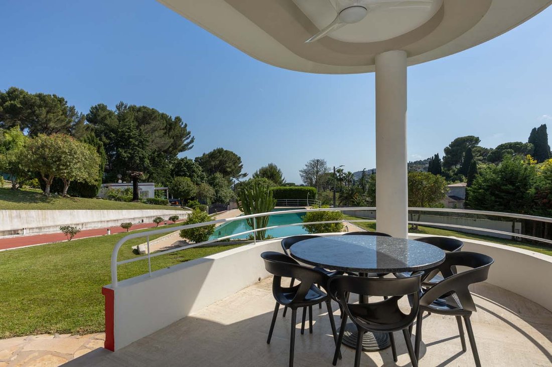 Villa in Saint Maymes-Lauvert, Antibes, France 3 - 18438333