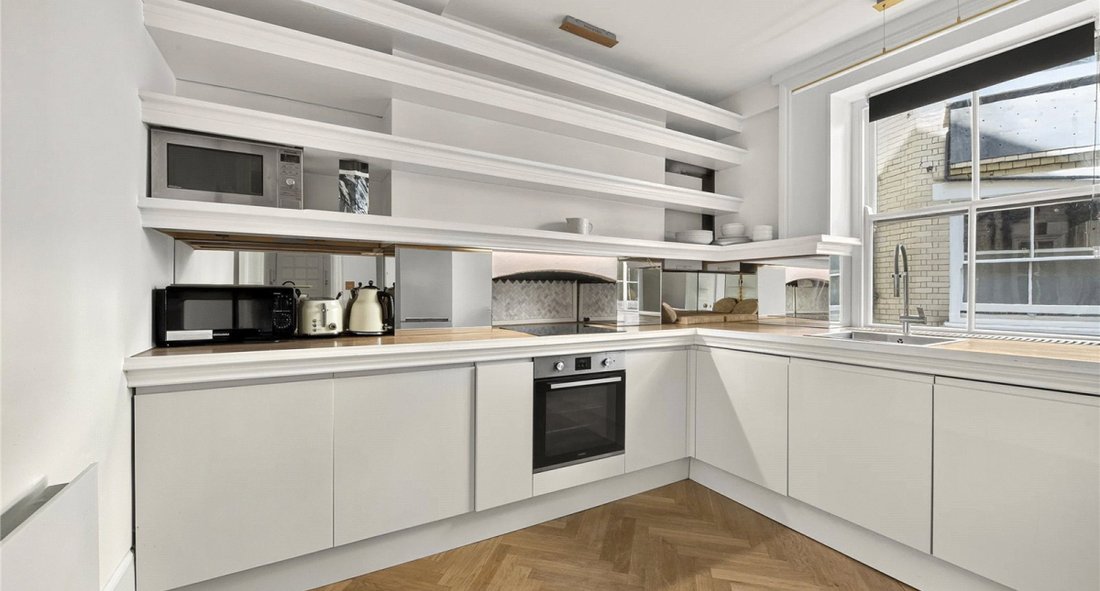 Apartment in Fitzrovia, Camden, England 3 - 18438987