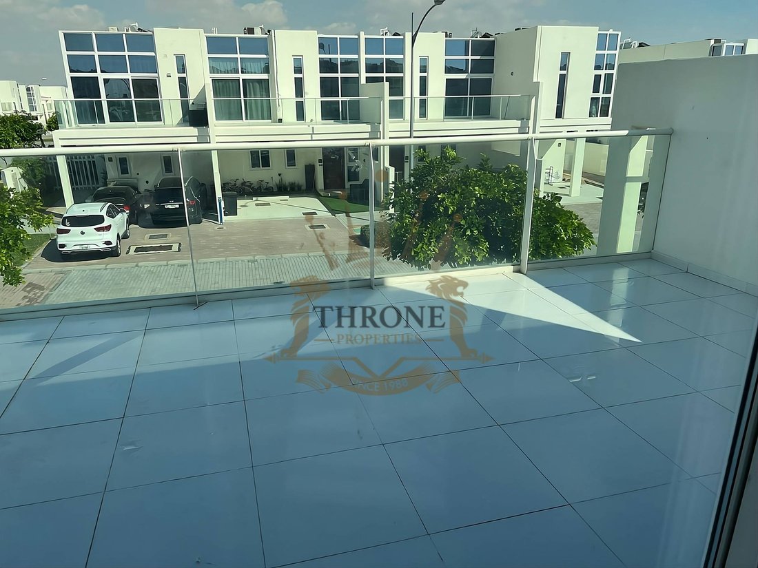 Townhouse in Damac Hills 2, Dubai, United Arab Emirates 3 - 18437214