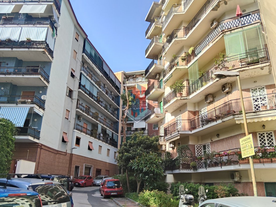 Apartment in Vomero, Naples, Campania 1 - 18441236