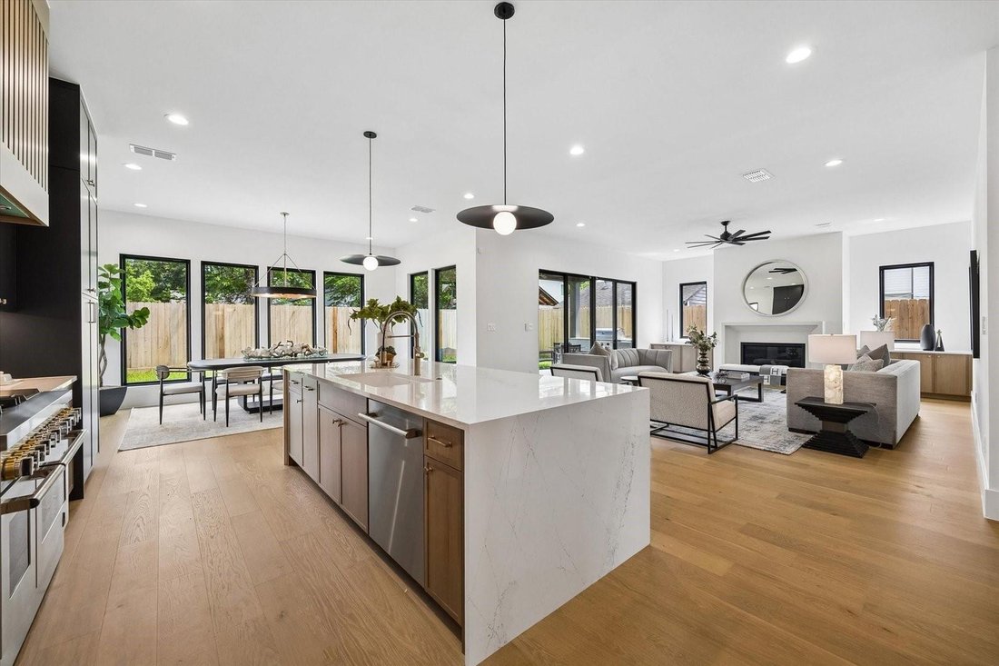House in Houston, Texas, United States 4 - 18440796