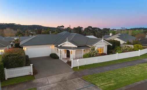 House in Riverhead, Auckland, New Zealand 1