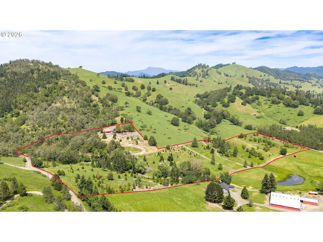 House in Roseburg, Oregon, United States 1 - 18438908