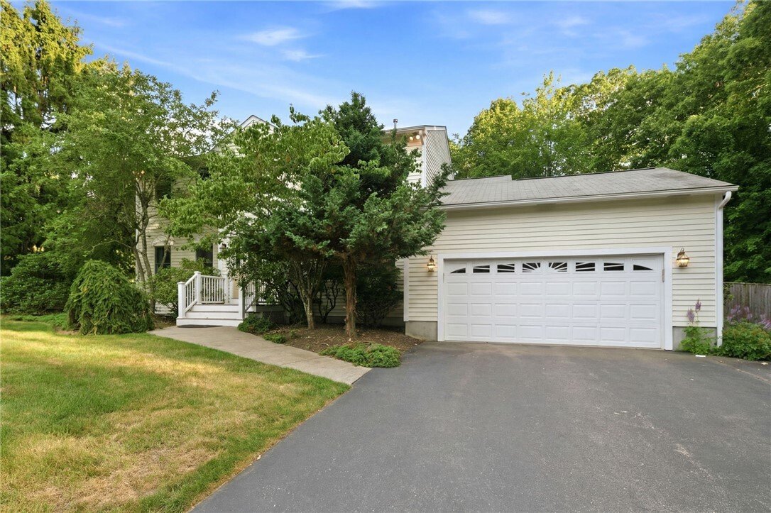 House in Cranston, Rhode Island, United States 4 - 18436033