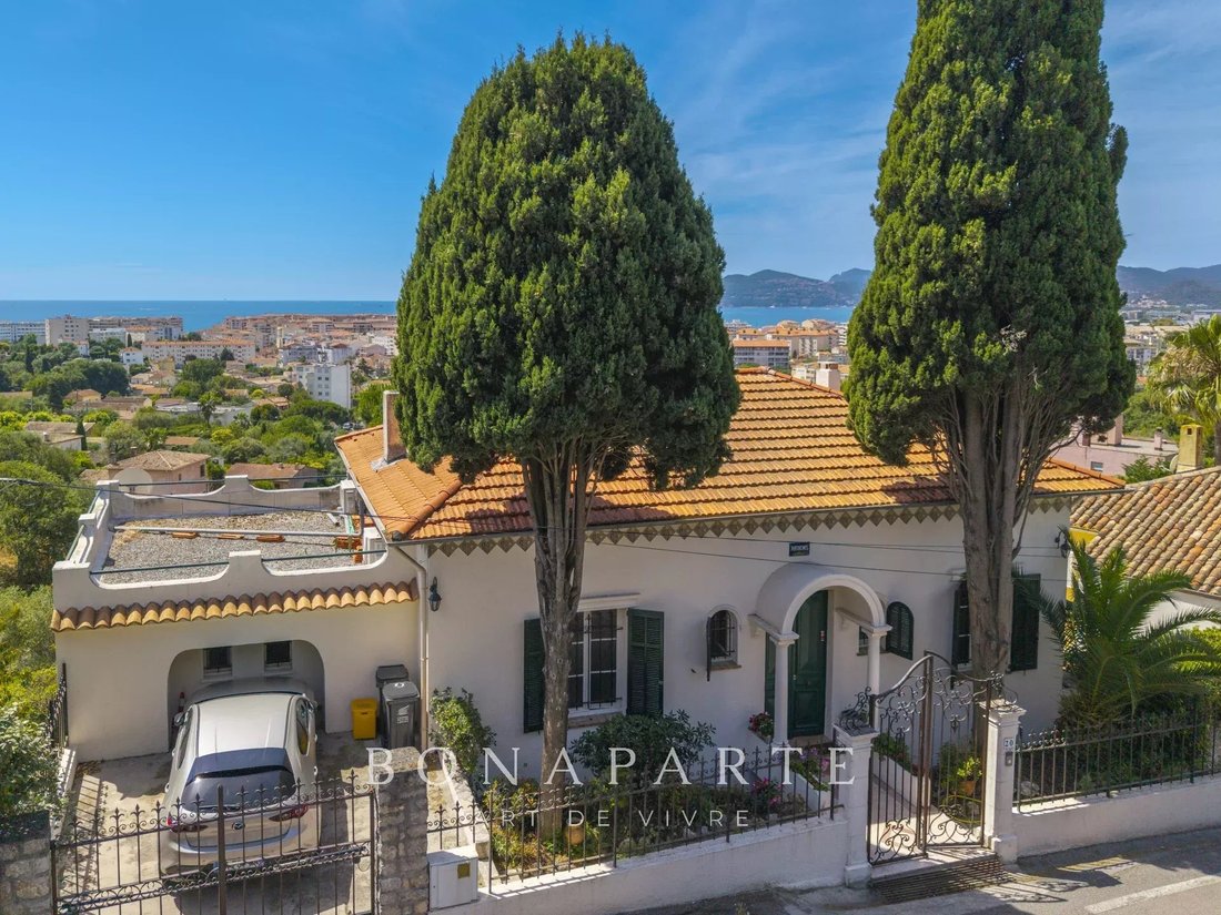 House in Font de Veyre, Cannes, France 1 - 18438031